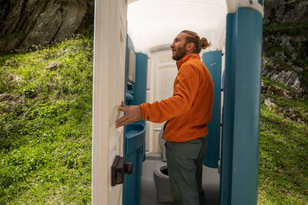 Porta potty delivery and setup in Harbor Springs, MI